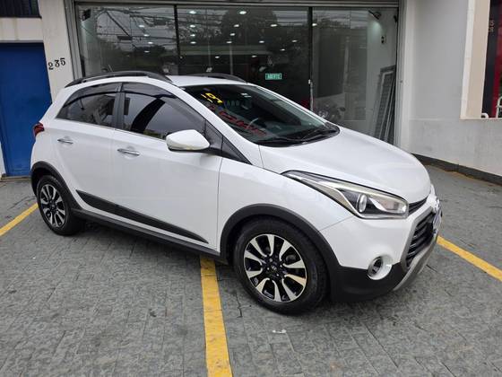 HYUNDAI HB20X 1.6 16V PREMIUM FLEX 4P AUTOMÁTICO HYUNDAI HB20X 1.6 16V PREMIUM FLEX 4P AUTOMÁTICO
